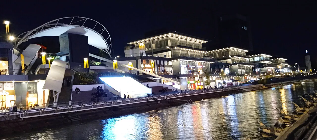 seoul shopping street